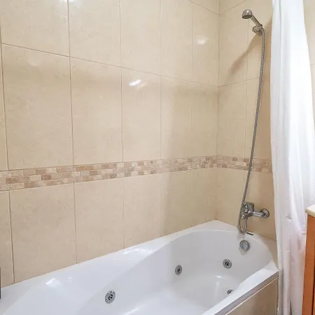 Homes Ocean View With Relax Terrace, 2 Swimming Pools & Tennis Court شقة